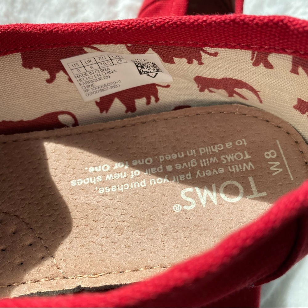 NWOT Toms red canvas shoes - Picture 3 of 16